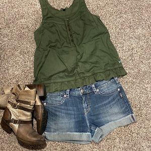 Silver Brand Toni 3 1/2” cuffed jean shorts